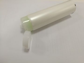 Pembersih Wajah Mutiara Putih Plastik Tabung Pemeras PBL Dia 40 Dan 170mm Tinggi 100g